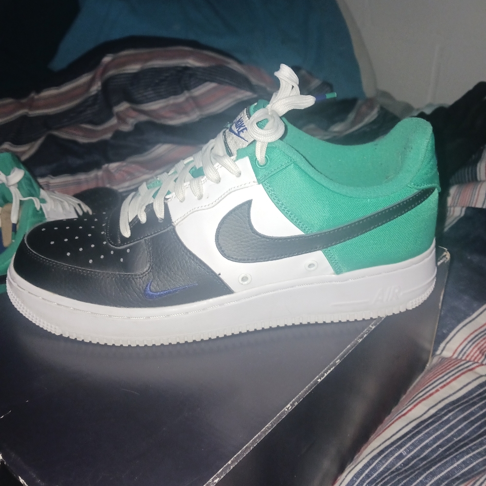 Shoes - Picture 2 of 2
